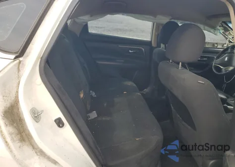 2015 Nissan Altima 2.5 z USA, uszkodzony, nr VIN 1N4AL3AP8FN387553